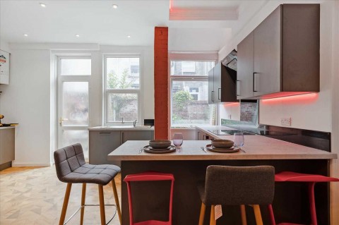 Click the photo for more details of North Road East, Plymouth